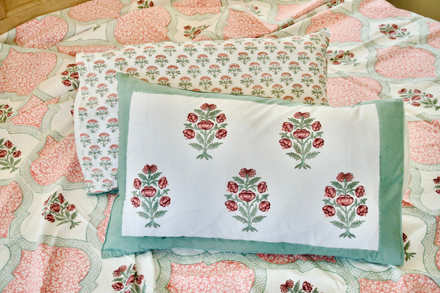 ✨Scarlet Whisper✨